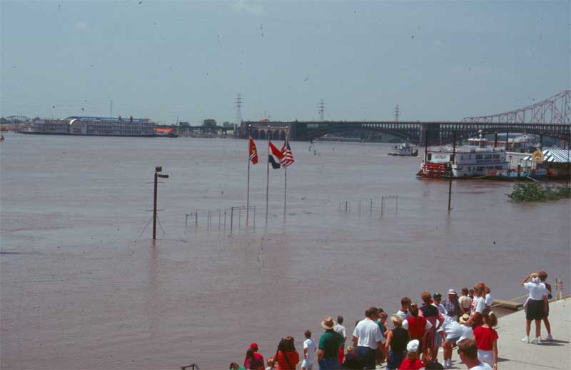 mississippi river flood of 1993. (3) Flood of 1993: St. Louis